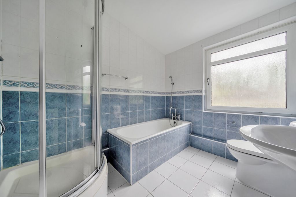 Additional image 9 of 3 bed flat for saleLubbock Road, Chislehurst, Kent BR7
