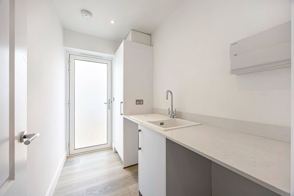 Additional image 7 of 3 bed semi-detached house for saleLondon Road, Cheltenham GL52