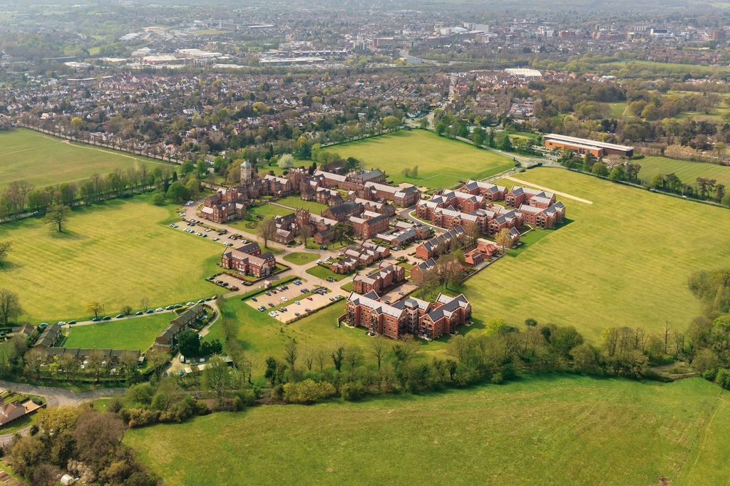 Additional image 16 of 2 bed flat for saleArgyll House, Royal Connaught Park, Bushey WD23