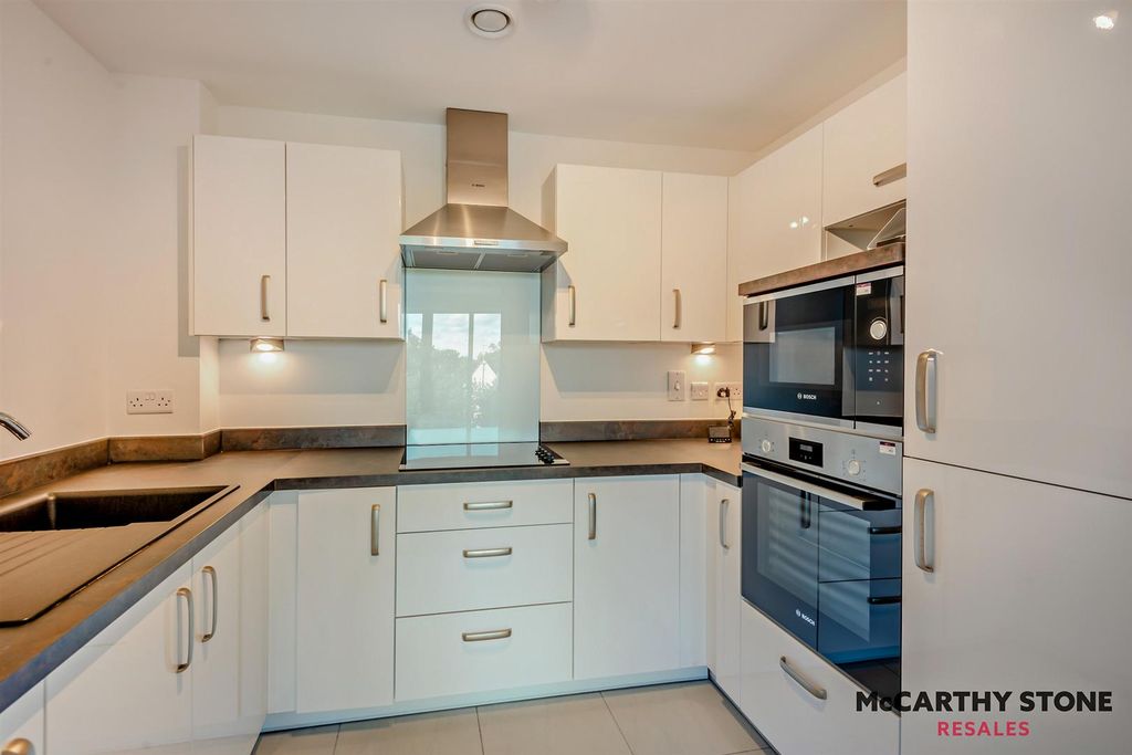 Additional image 3 of 2 bed flat for saleMiami House, Princes Road, Chelmsford, Essex CM2