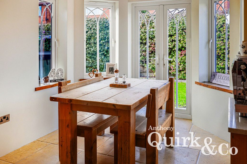 Additional image 8 of 4 bed detached house for saleHannett Road, Canvey Island SS8