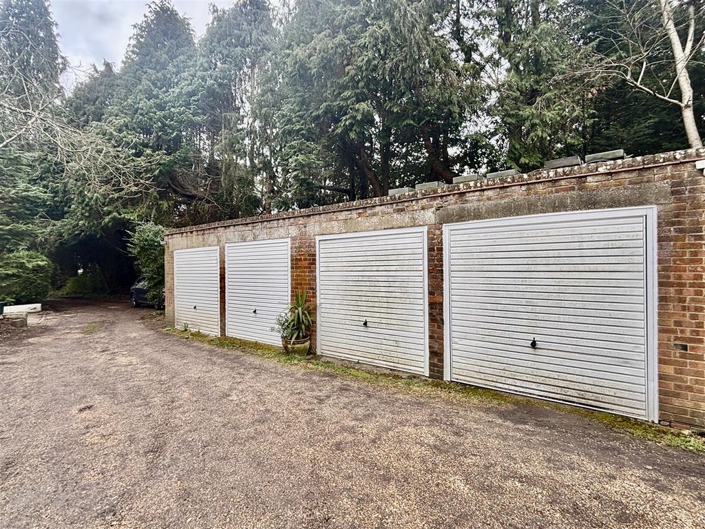 Additional image 12 of 3 bed flat for saleChurch Hill, Camberley GU15