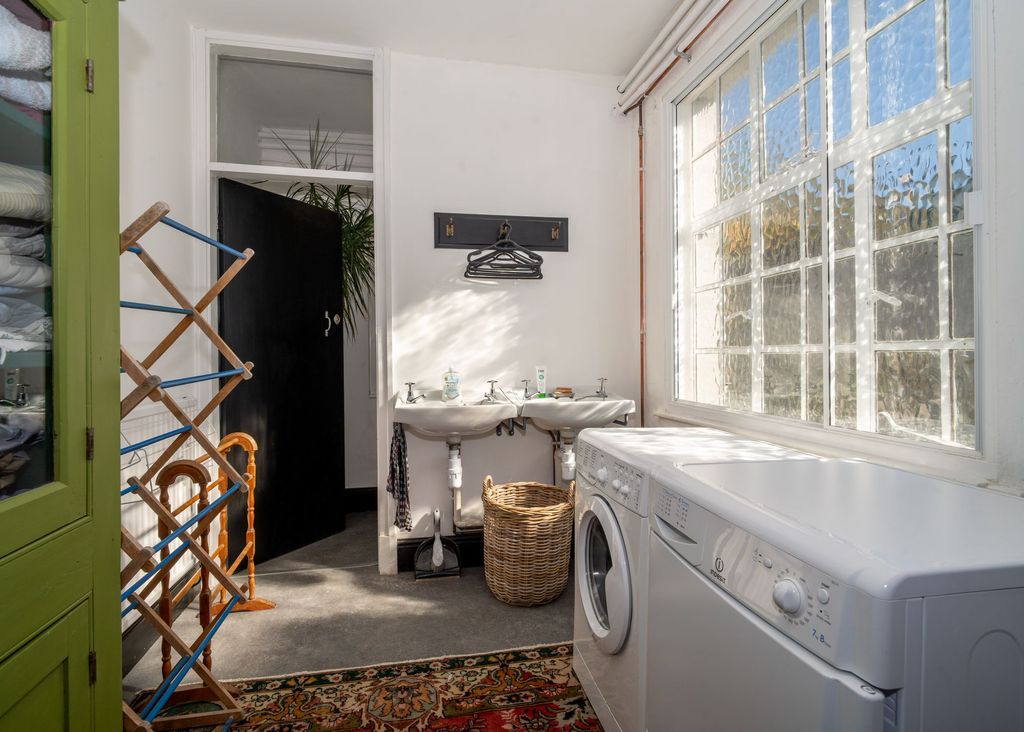 Additional image 15 of 7 bed property for saleEagle Star House, 9 Quay Street, Carmarthen SA31