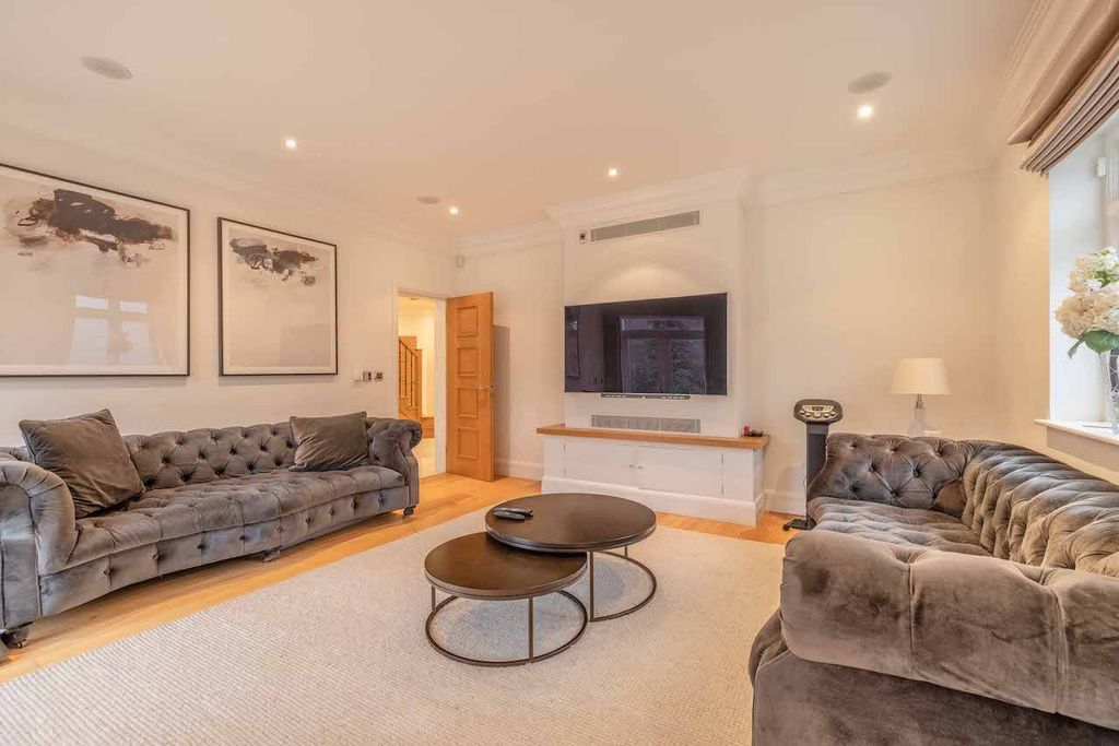 Additional image 18 of 6 bed detached house for saleBurtons Way, Chalfont St Giles HP8