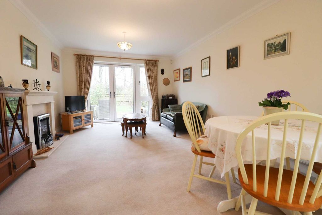 Additional image 4 of 2 bed flat for salePriory Court, Marlborough SN8