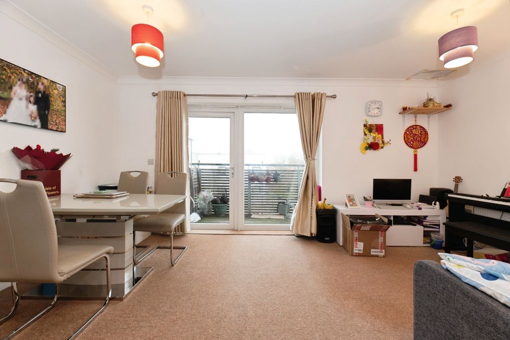 Additional image 3 of 2 bed flat for saleFerndale Crescent, Surrey SM5