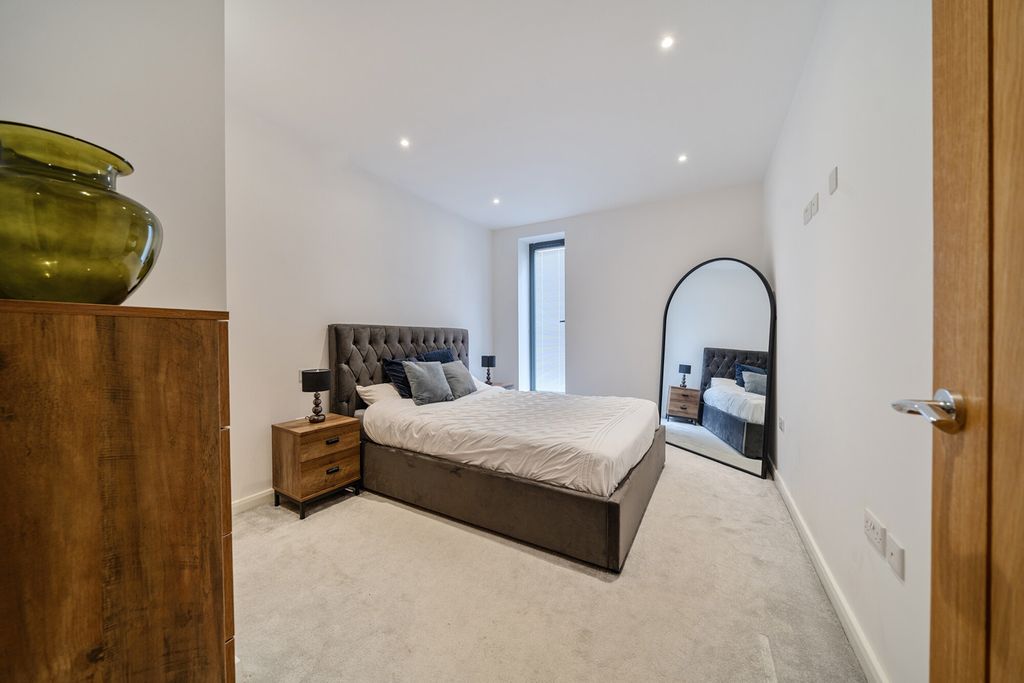 Additional image 4 of 2 bed flat for saleSouthill Road, Chislehurst BR7