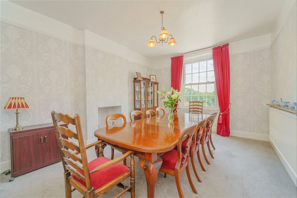 Additional image 9 of 7 bed equestrian for saleBackford, Chester CH2