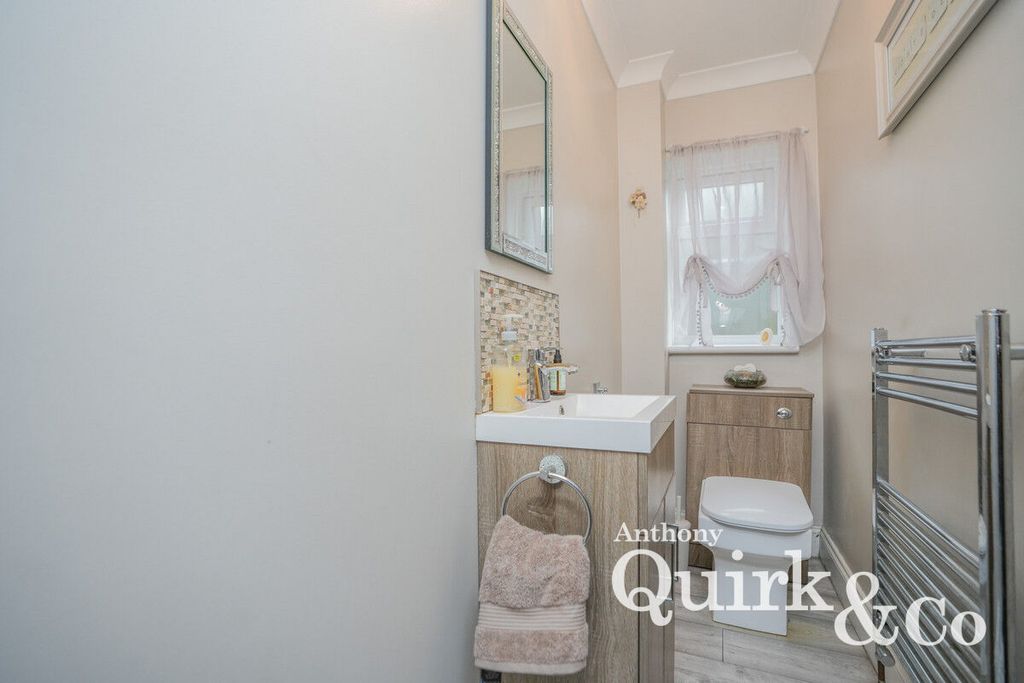 Additional image 9 of 4 bed detached house for saleBeach House Gardens, Canvey Island SS8