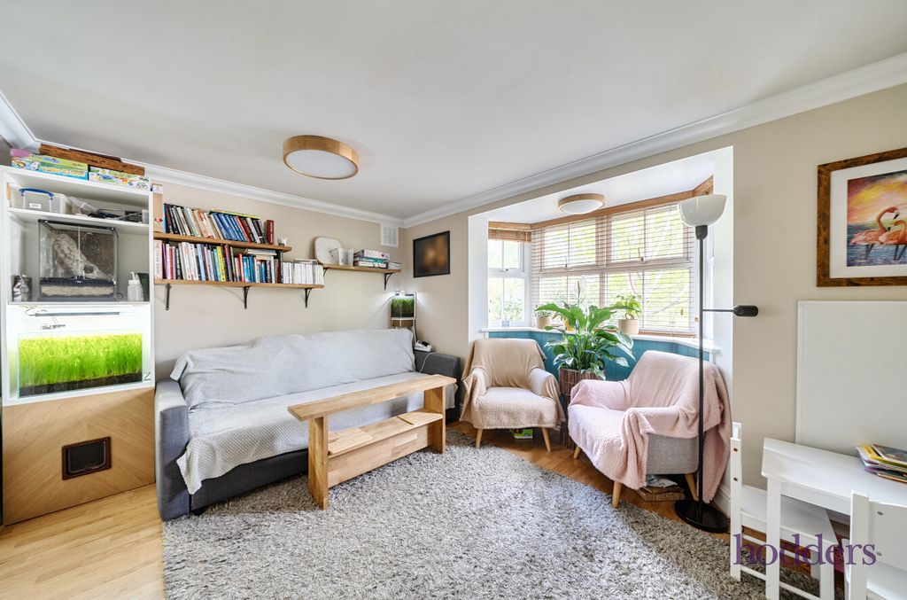 Additional image 4 of 2 bed flat for saleWindsor Street, Chertsey, Surrey KT16