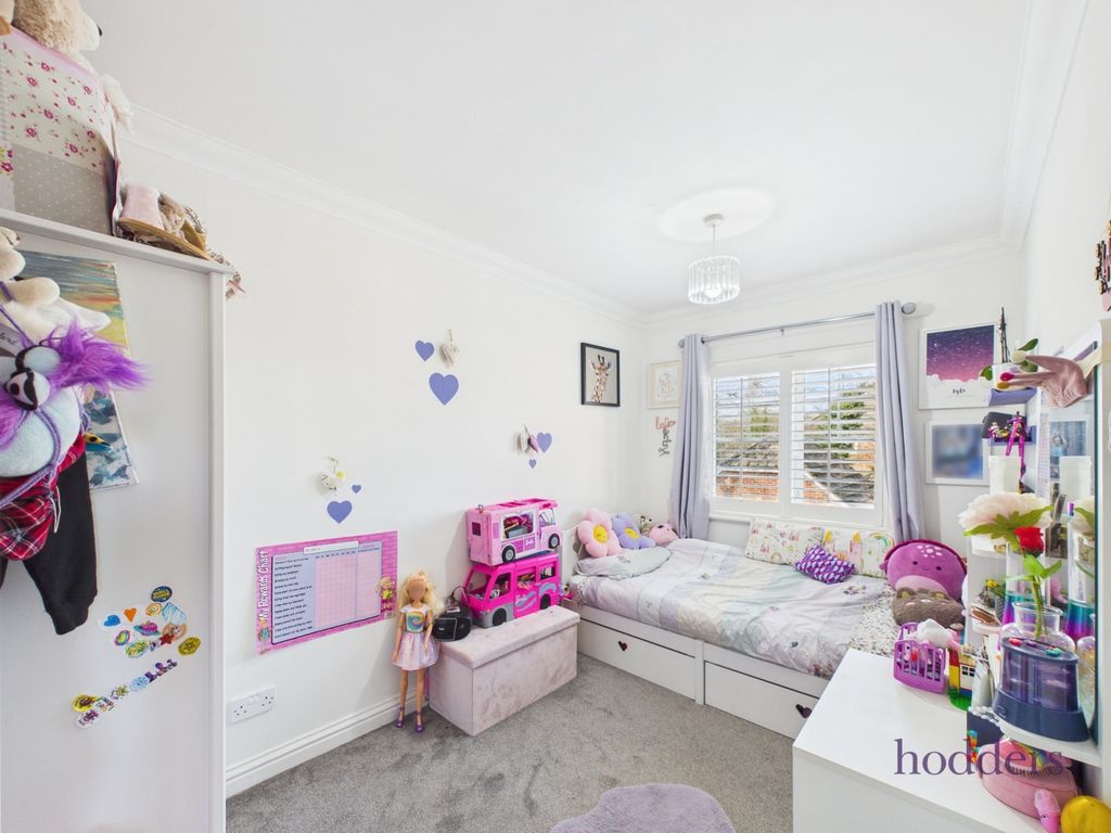 Additional image 9 of 4 bed semi-detached house for saleTwynersh Avenue, Chertsey, Surrey KT16