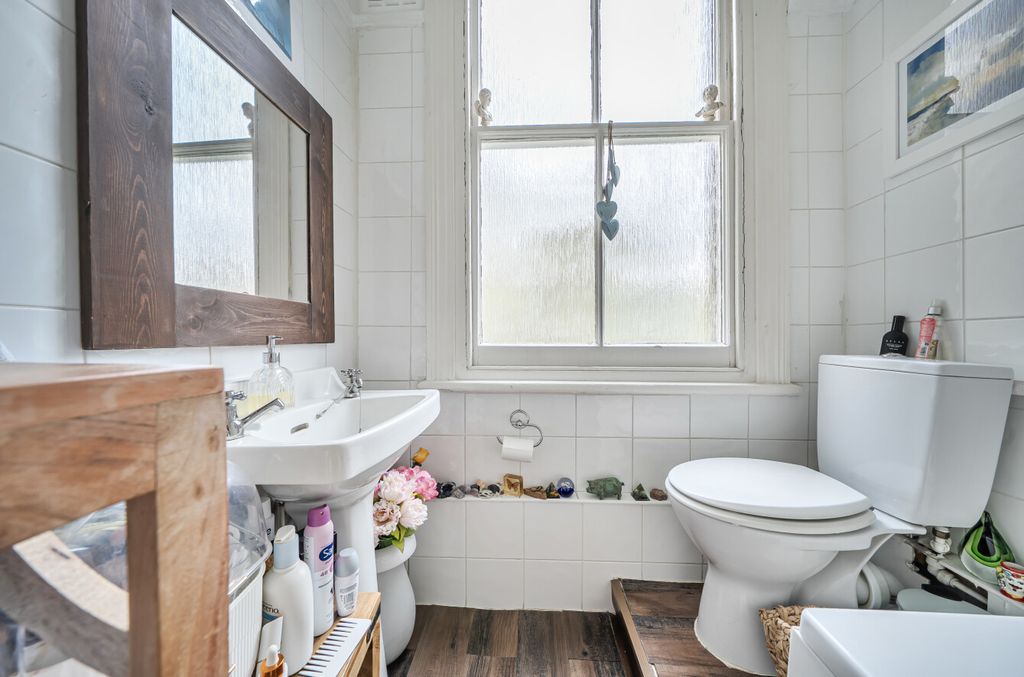 Additional image 17 of 2 bed flat for saleLower Camden, Chislehurst, Kent BR7