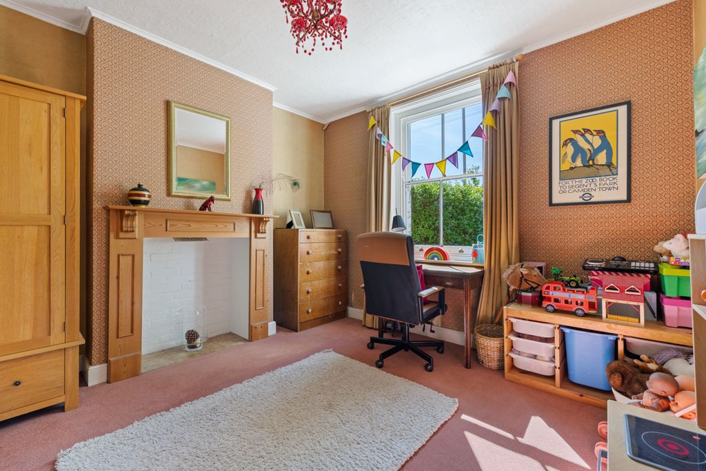 Additional image 17 of 4 bed semi-detached house for saleWhyke Road, Chichester PO19