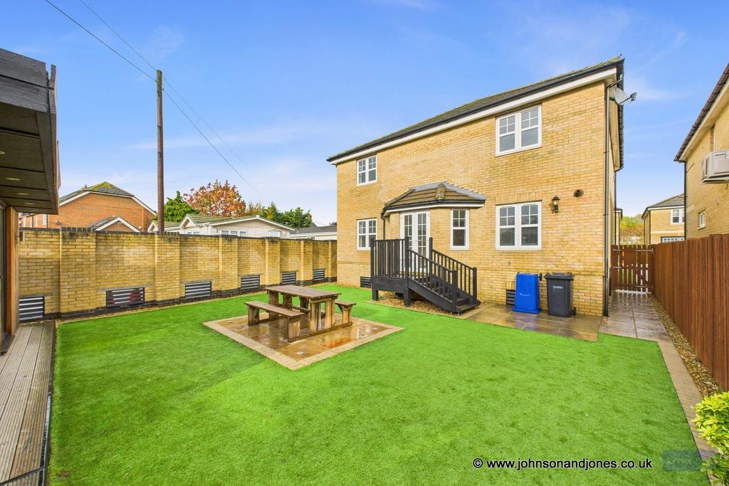 Additional image 22 of 4 bed detached house for saleKingfisher Close, Chertsey KT16