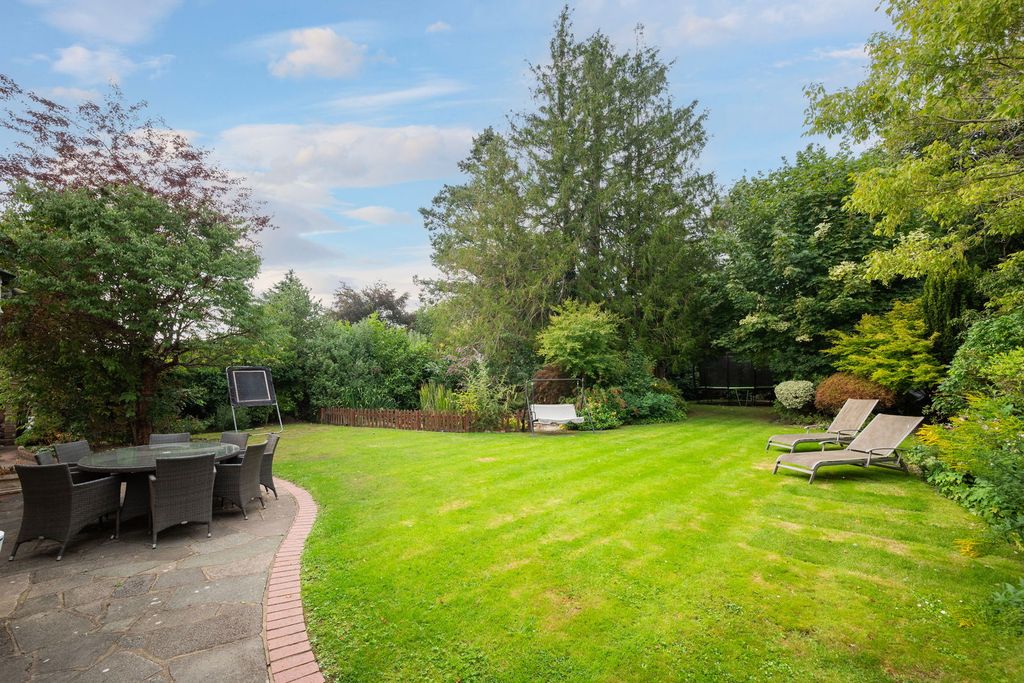 Additional image 18 of 5 bed detached house for saleHeathfield Road, Bushey WD23