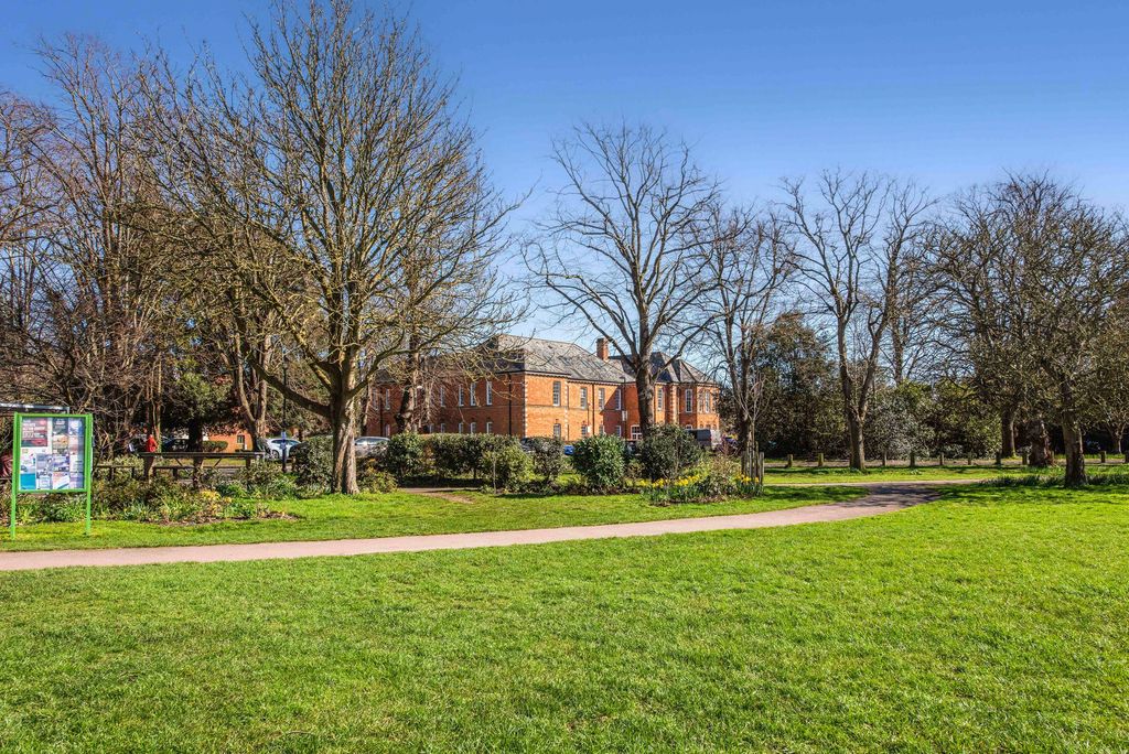 Additional image 16 of 2 bed flat for saleHomestead Road, Chichester PO19