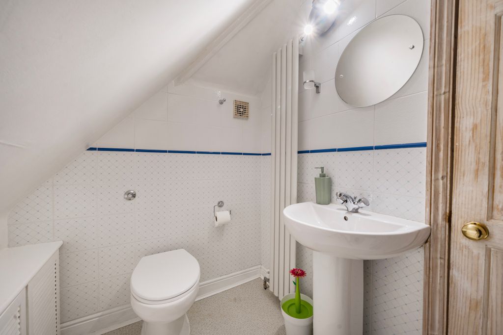 Additional image 8 of 3 bed flat for saleWoodlands Road, Camberley GU15