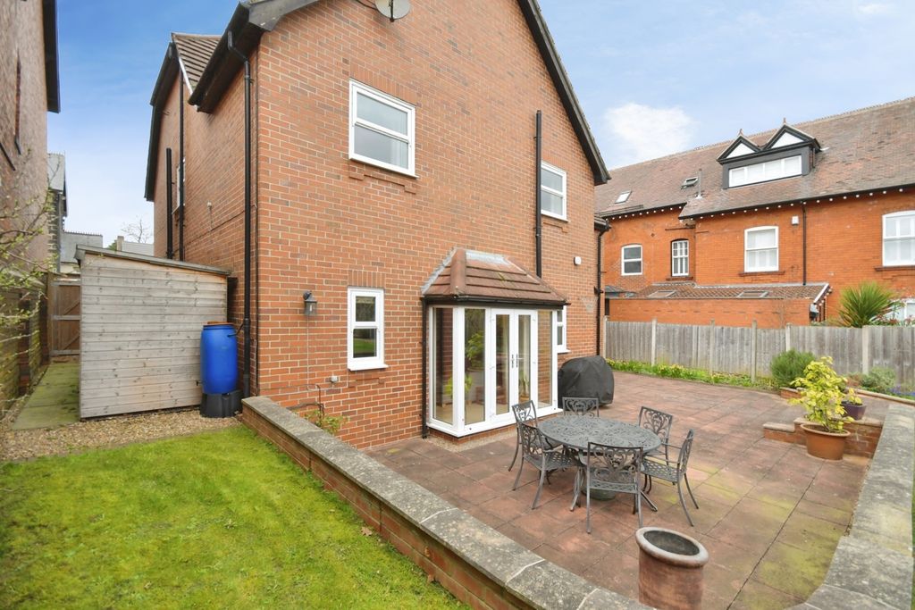 Additional image 17 of 5 bed detached house for saleCromwell Road, Chesterfield, Derbyshire S40