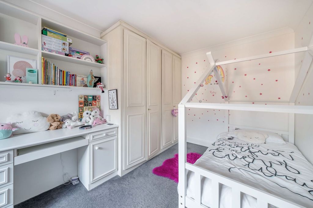 Additional image 9 of 3 bed flat for saleHeathbourne Road, Bushey WD23