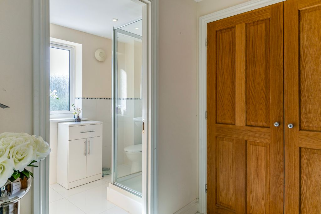 Additional image 9 of 4 bed detached house for saleHawthorne Gardens, Caterham CR3