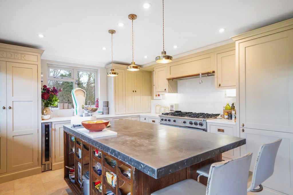 Additional image 5 of 5 bed detached house for saleDumsey Eyot, Chertsey KT16
