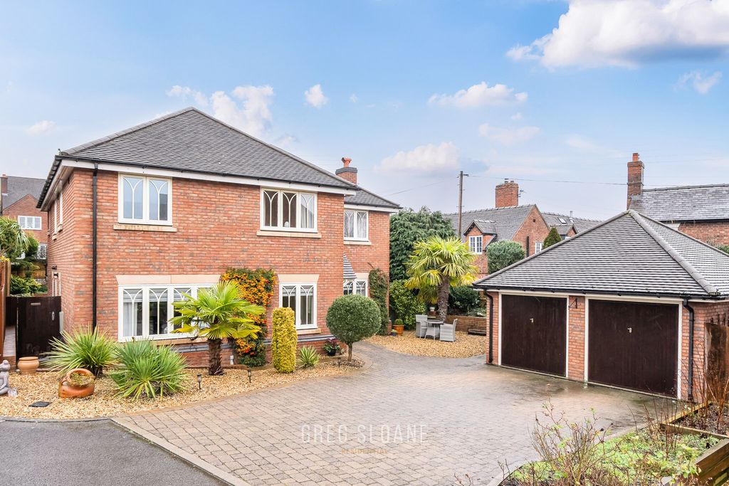 5 bed detached house for saleFalkland Park, Dorrington, Shropshire SY5