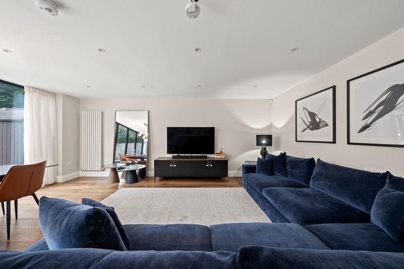 Additional image 4 of 4 bed link detached house for salePrinces Avenue, Carshalton Beeches SM5