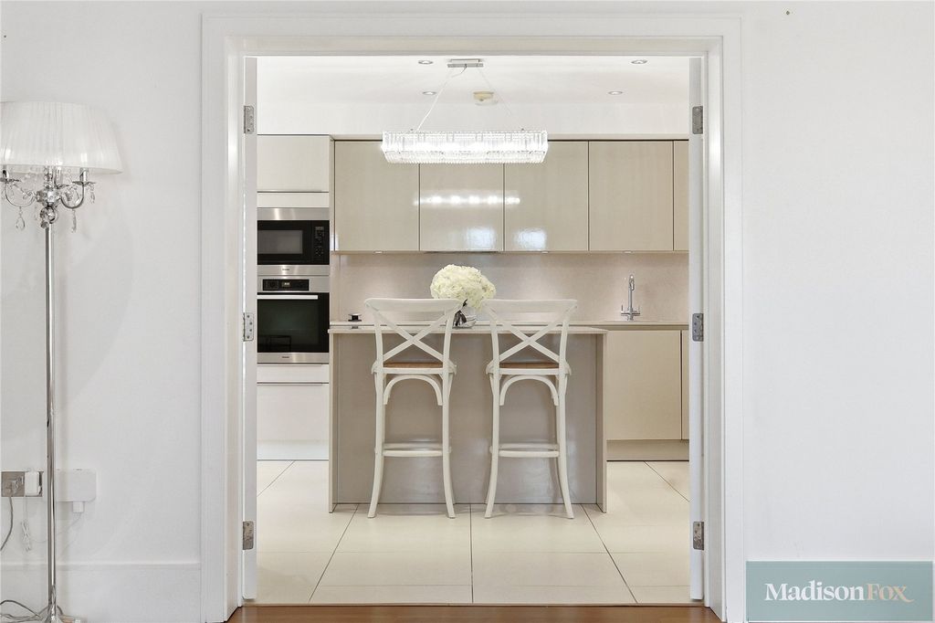 Additional image 7 of 2 bed flat for saleHigh Road, Chigwell, Essex IG7