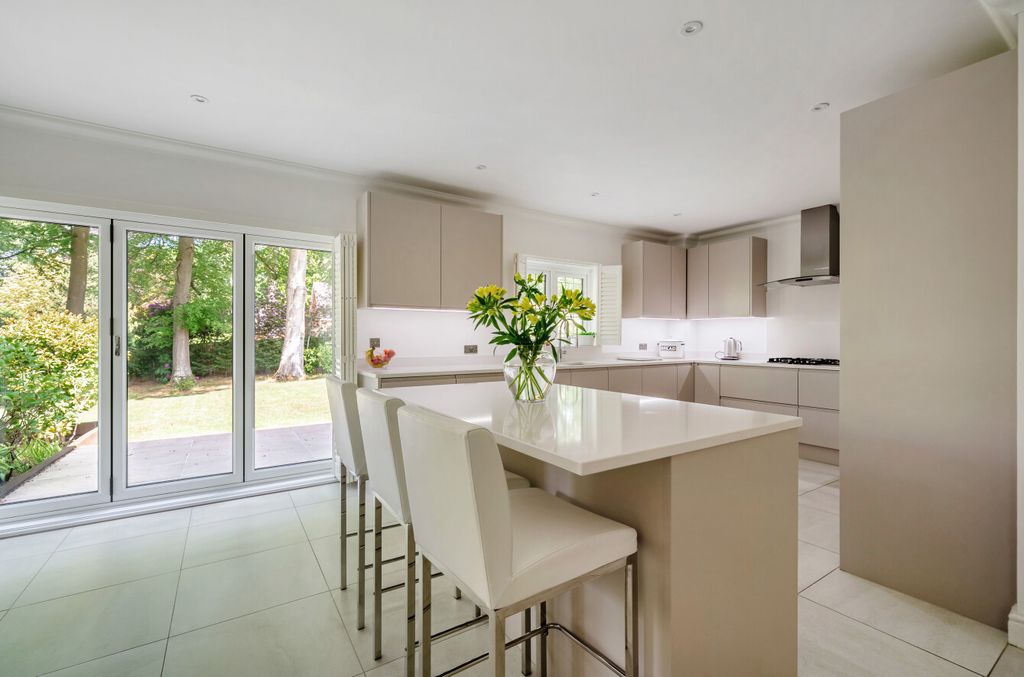 Additional image 7 of 5 bed detached house for saleGolf Drive, Camberley, Surrey GU15