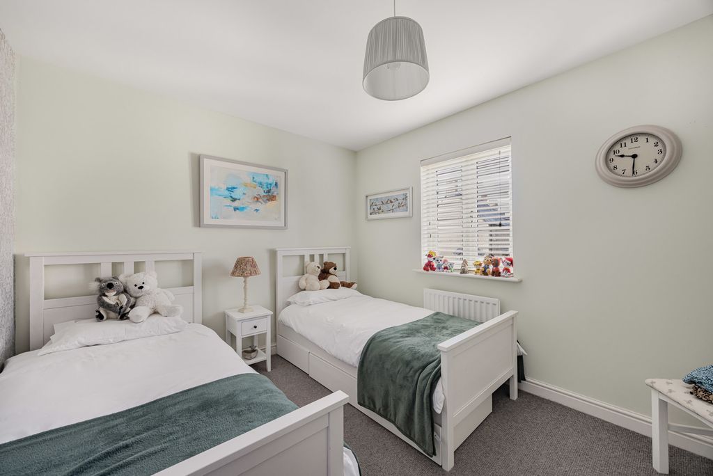 Additional image 21 of 5 bed detached house for saleBeecham Close, Cirencester, Gloucestershire GL7