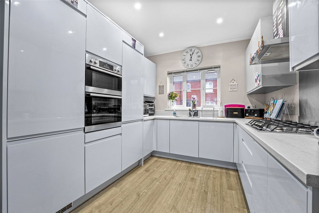 Additional image 2 of 4 bed detached house for saleEvans Way, Chipping Norton, Oxfordshire OX7