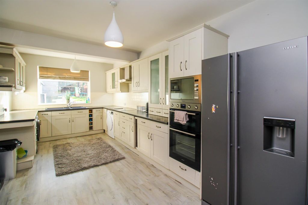 Additional image 7 of 2 bed detached bungalow for saleHolywell Lane, Castleford WF10
