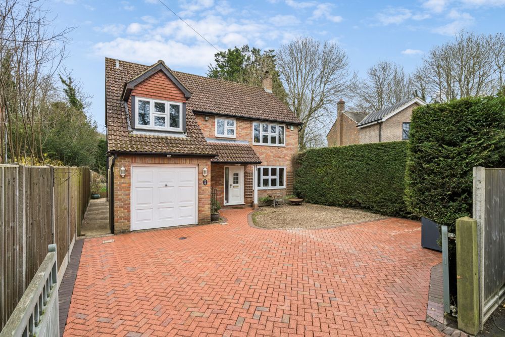 4 bed detached house for saleAmy Lane, Chesham, Buckinghamshire. HP5