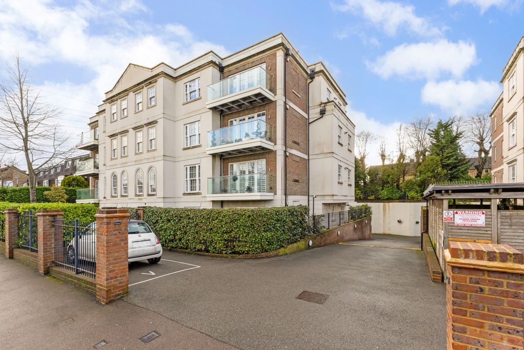 Additional image 13 of 2 bed flat for saleSparrows Herne, Bushey WD23