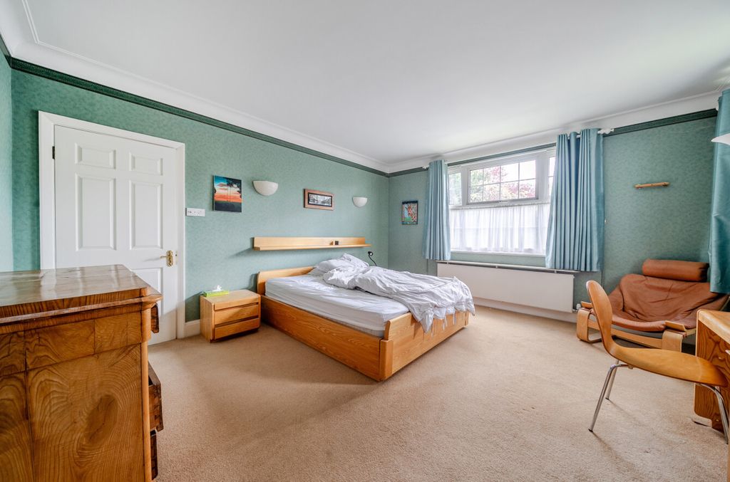 Additional image 19 of 6 bed detached house for saleOakleigh Park Avenue, Chislehurst, Kent BR7