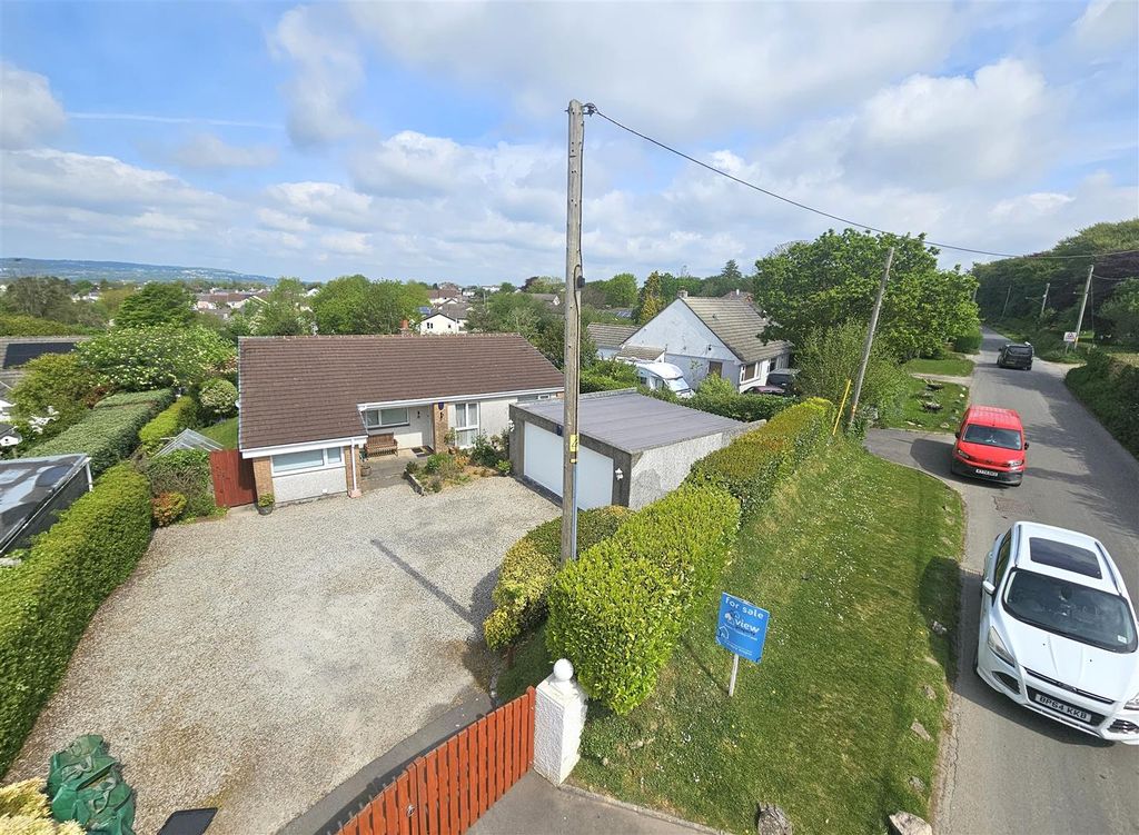 3 bed detached bungalow for saleThe Down, Bere Alston, Yelverton PL20