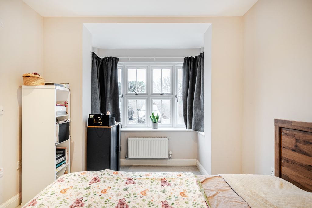 Additional image 9 of 2 bed flat for saleTupwood Lane, Caterham CR3