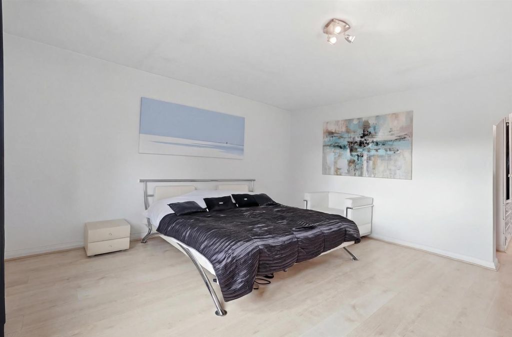 Additional image 24 of 6 bed detached house for saleBromley Lane, Chislehurst BR7