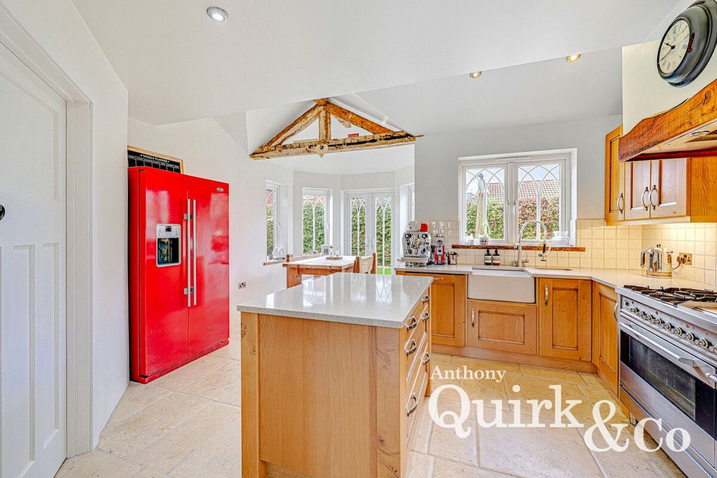 Additional image 9 of 4 bed detached house for saleHannett Road, Canvey Island SS8