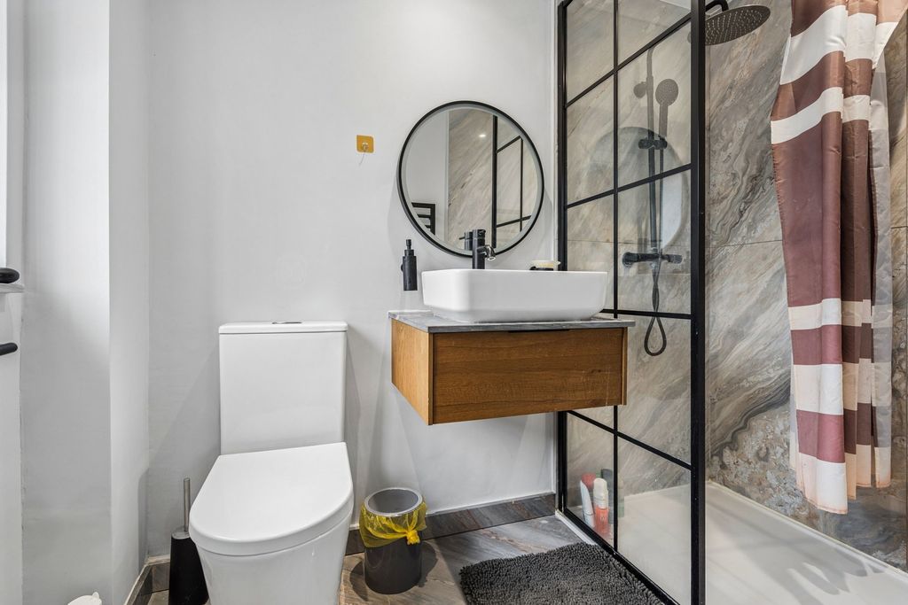 Additional image 18 of 5 bed detached house for saleHeathfield Road, Bushey WD23