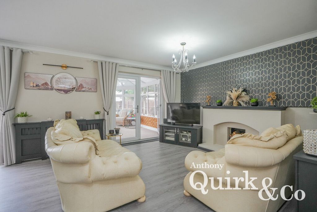 Additional image 5 of 4 bed detached house for saleBeach House Gardens, Canvey Island SS8