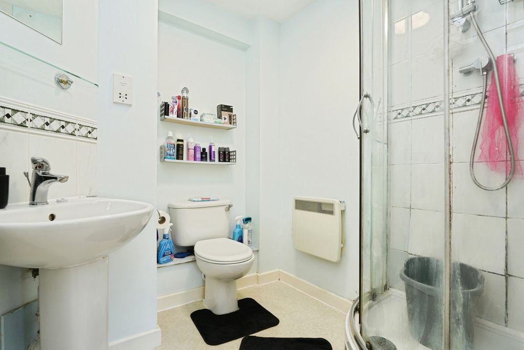 Additional image 8 of 2 bed flat for saleMill Bank, Evesham, Worcestershire WR11