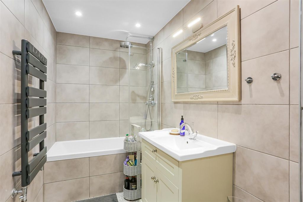 Additional image 3 of 2 bed flat for saleNorth Street, Carshalton SM5
