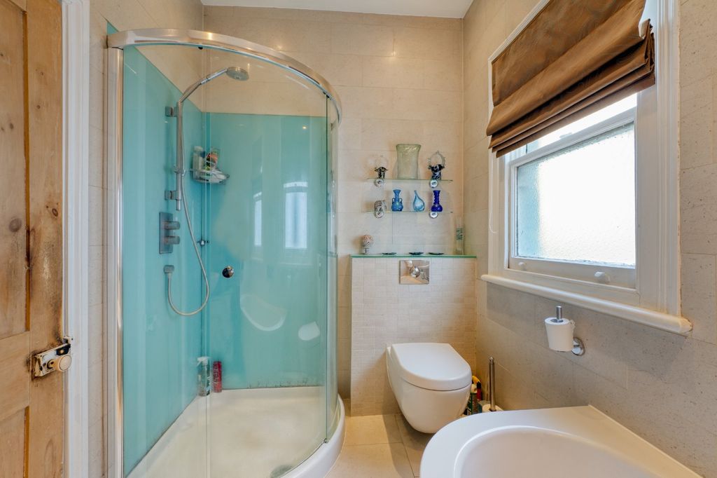 Additional image 13 of 4 bed semi-detached house for salePark Hill, Carshalton SM5
