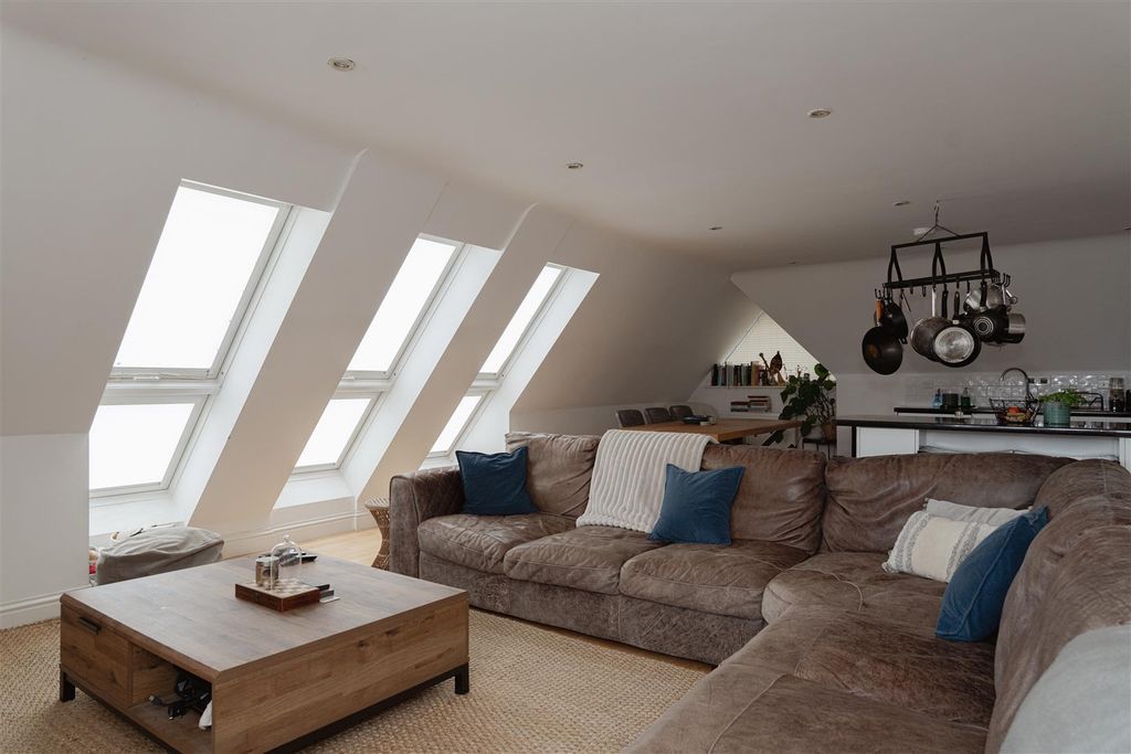 Additional image 3 of 2 bed flat for saleCoulsdon Road, Caterham CR3