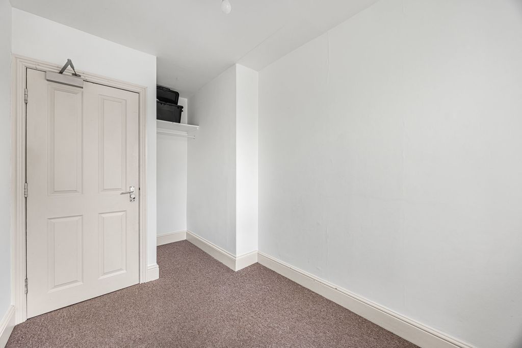 Additional image 6 of 2 bed flat for saleAshcroft Road, Cirencester, Gloucestershire GL7