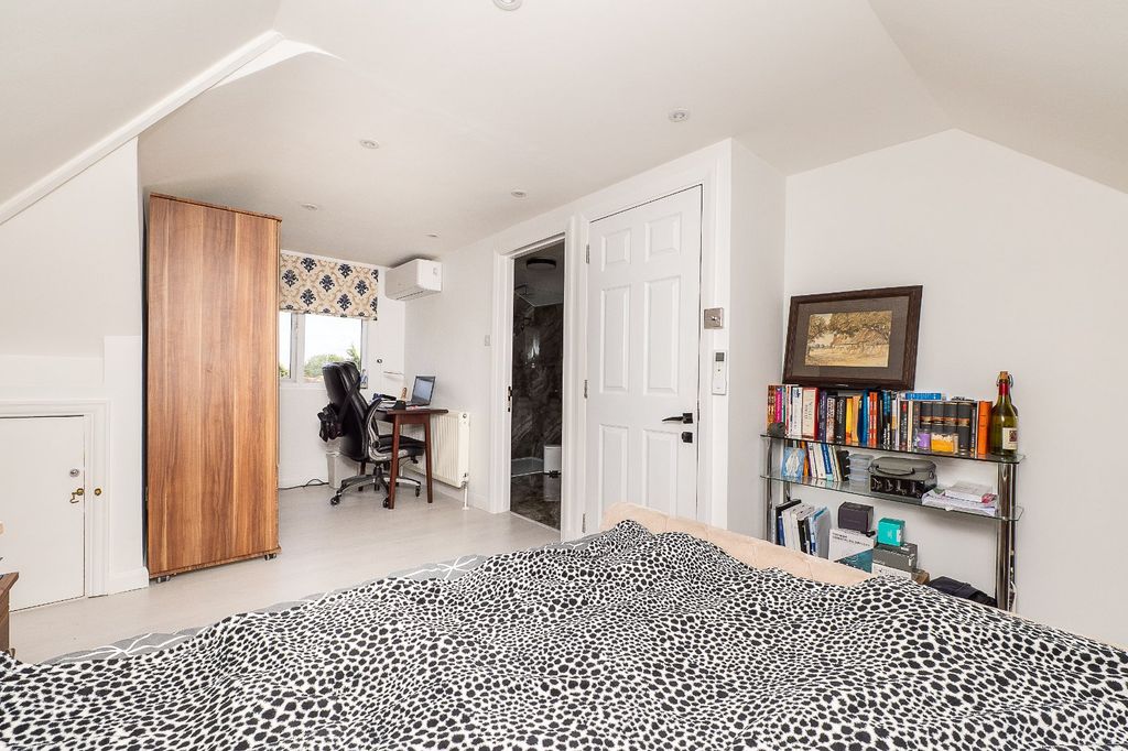 Additional image 18 of 7 bed detached house for saleVincent Avenue, Carshalton SM5