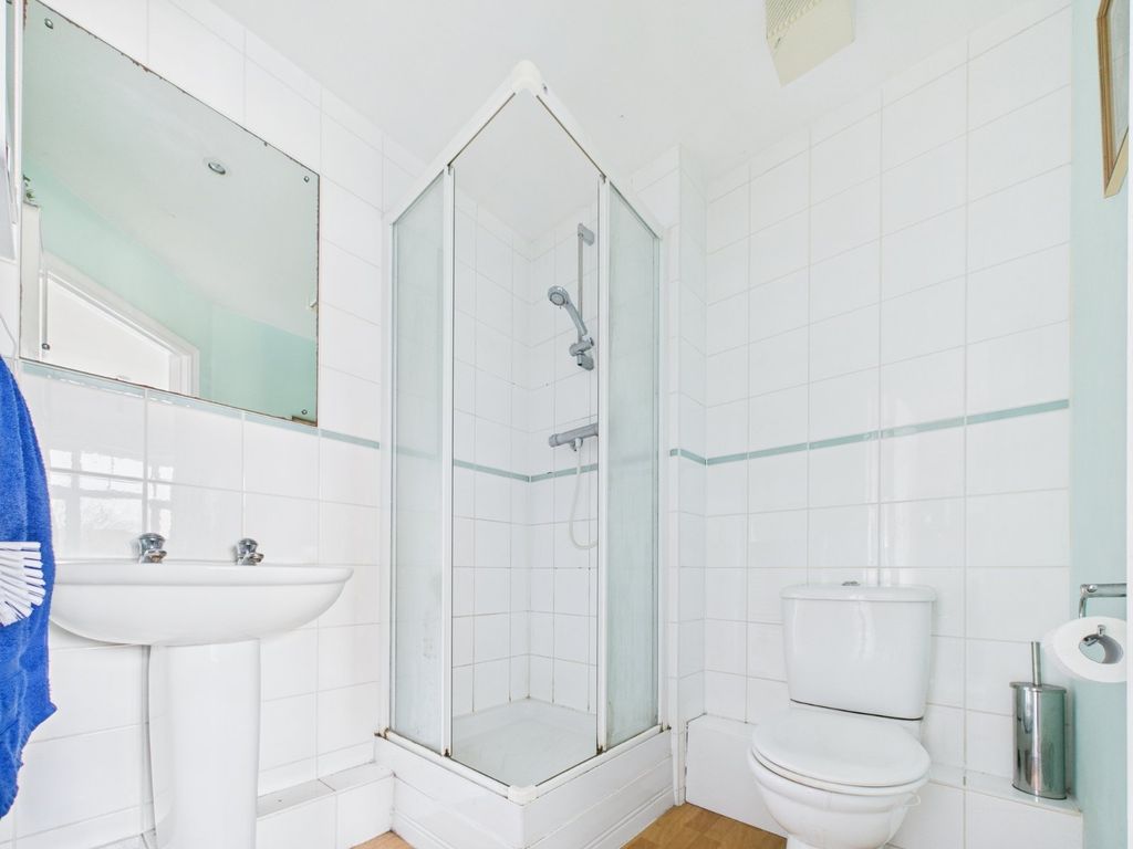 Additional image 7 of 2 bed flat for saleHawkes Court, Chesham, Buckinghamshire HP5