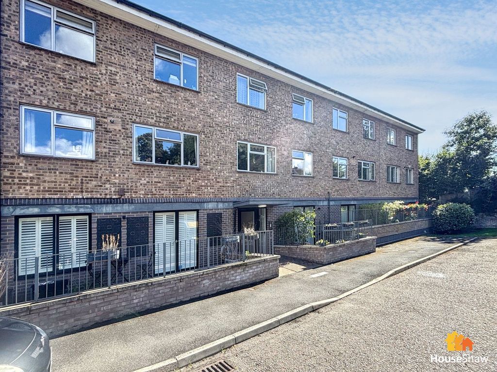 1 bed flat for saleLindo Close, Chesham HP5
