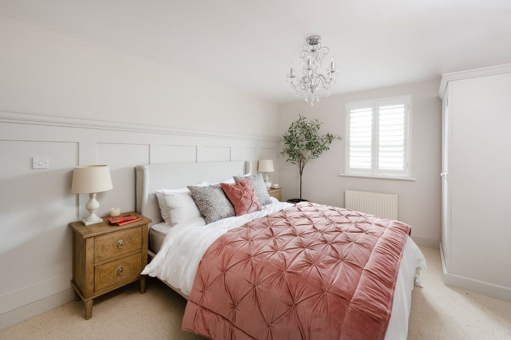 Additional image 5 of 3 bed flat for saleChesterton Lane, Cirencester, Gloucestershire GL7